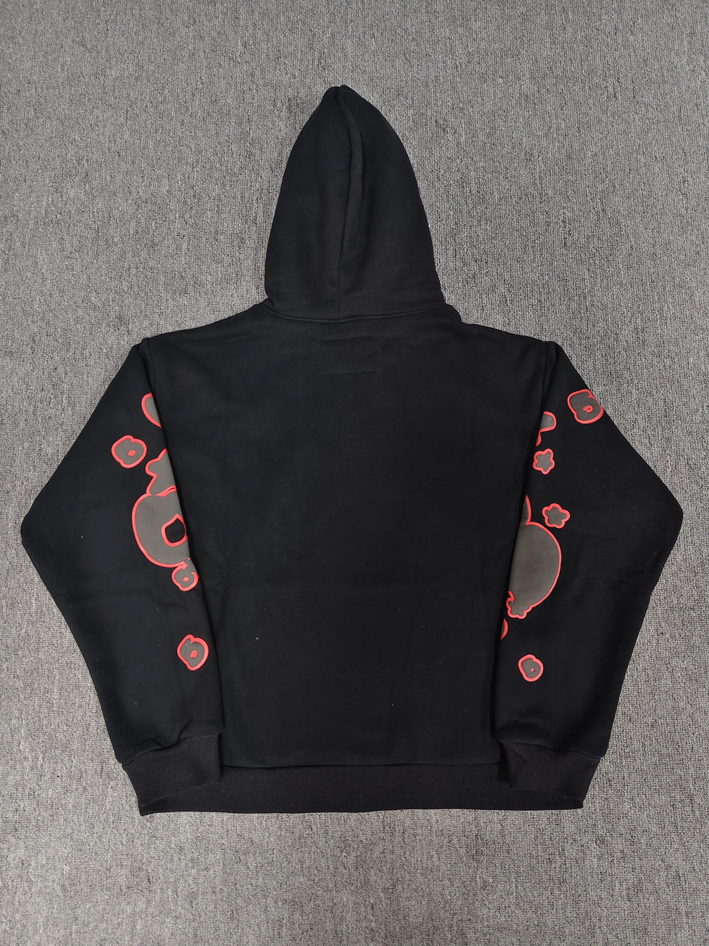 a black Sp5der Beluga Outline Hoodie featuring red-outlined star graphics